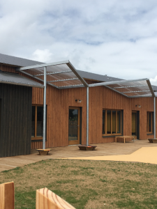 Jahiel Vernac realisation creche st marie peinture sur bardageBardage - Crèche de St Marie